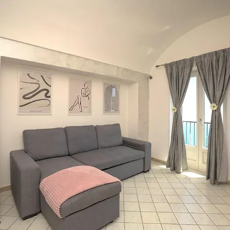 Dom wakacyjny Holidays Perla D'amalfi - Live The Coast & Private Parking *