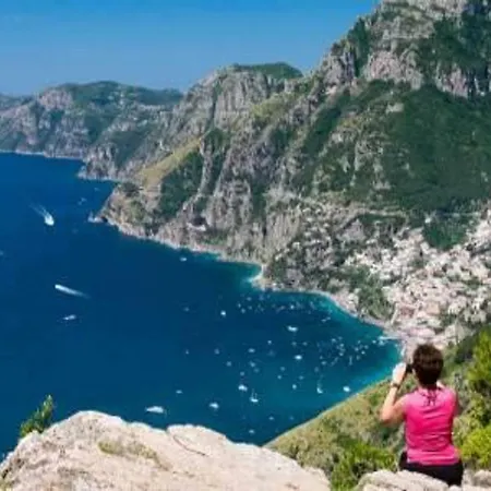 Дом отдыха Holidays Perla D'amalfi - Live The Coast & Private Parking Амальфи