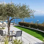 Holidays Perla D'amalfi - Live The Coast & Private Parking بيت للعطل أمالفي