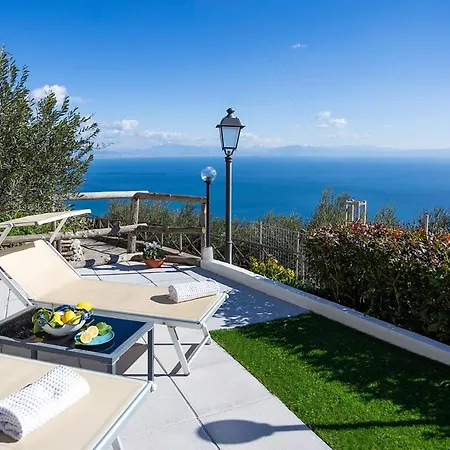 Hébergement de vacances Holidays Perla D'amalfi - Live The Coast & Private Parking *