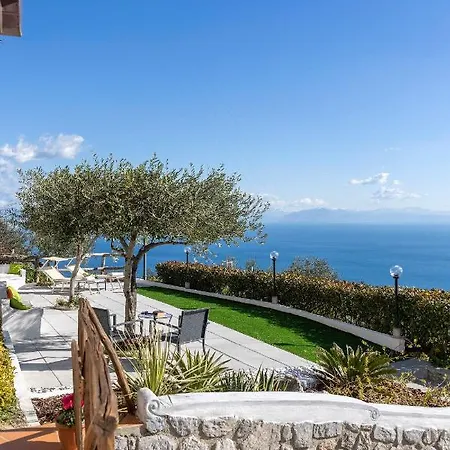 Holidays Perla D'amalfi - Live The Coast & Private Parking Hébergement de vacances Amalfi